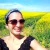 mujer-selfie-alberta-una-adulta-joven-que-toma-un-en-paisaje-rural-del-campo-canola-canada-su-forma-de-vida-al-aire-libre-la-153078097.webp